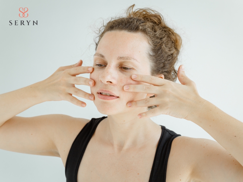 Face Yoga giúp săn chắc cơ mặt và cải thiện chảy xệ Face Yoga giúp săn chắc cơ mặt và cải thiện chảy xệ