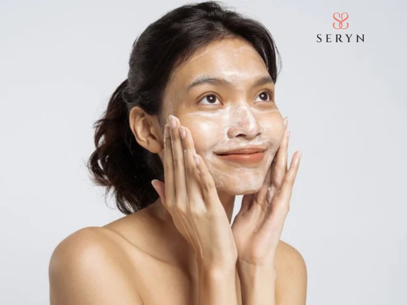 Làm sạch da kỹ lưỡng trước khi sử dụng mặt nạ nâng cơ mặt
