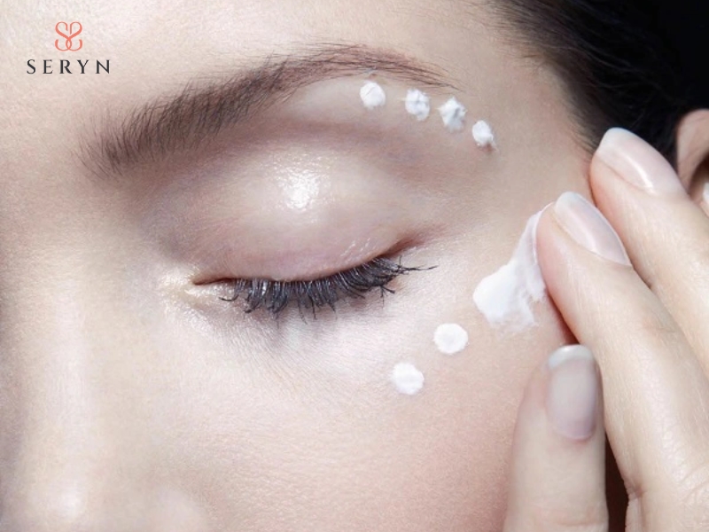 Sản phẩm dưỡng mắt chứa retinol, peptide và HA giúp cải thiện nếp nhăn vùng mắt