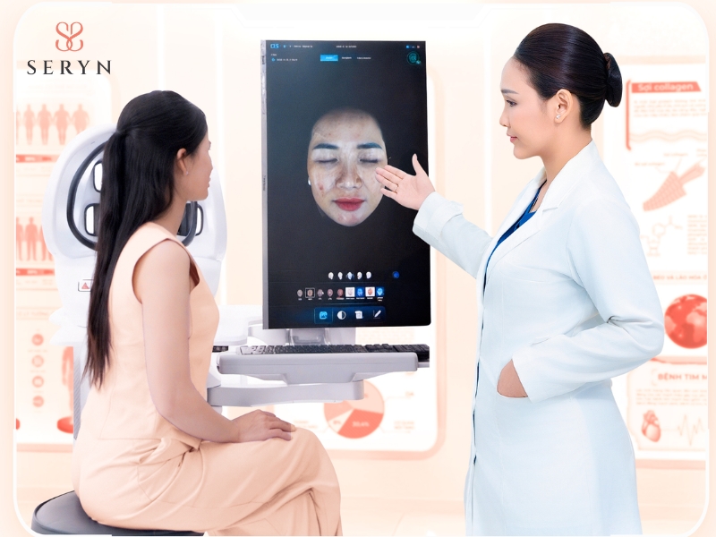 Thăm khám và đánh giá tình trạng da trước khi nâng cơ mặt Thăm khám và đánh giá tình trạng da trước khi nâng cơ mặt