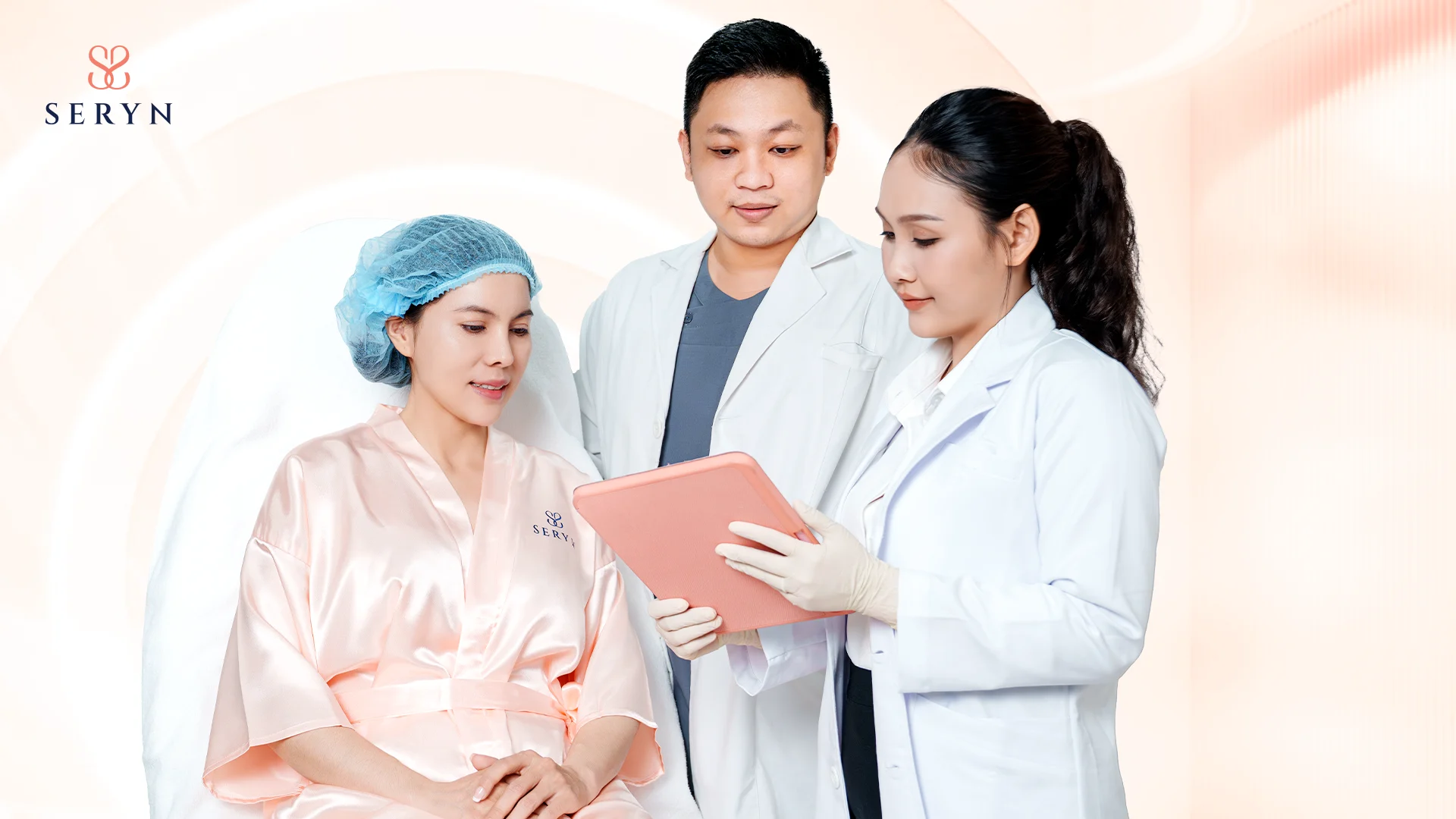 seryn-clinic-duoc-vinh-danh-top-10-thuong-hieu-dan-dau-viet-nam-dau-an-cho-mo-hinh-tre-hoa-da-chuyen-khoa-2