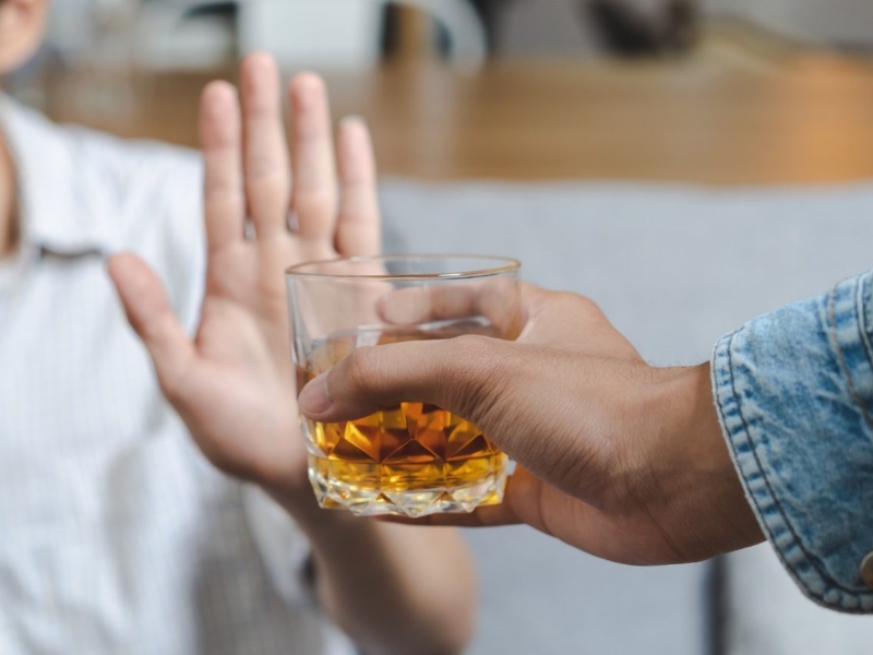 Hạn chế rượu bia góp phần duy trì làn da khỏe mạnh Hạn chế rượu bia góp phần duy trì làn da khỏe mạnh