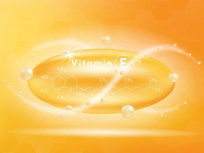 Vitamin E là chất chống oxy hóa giúp bảo vệ da khỏi tổn thương do oxy hóa. Vitamin E là chất chống oxy hóa giúp bảo vệ da khỏi tổn thương do oxy hóa.