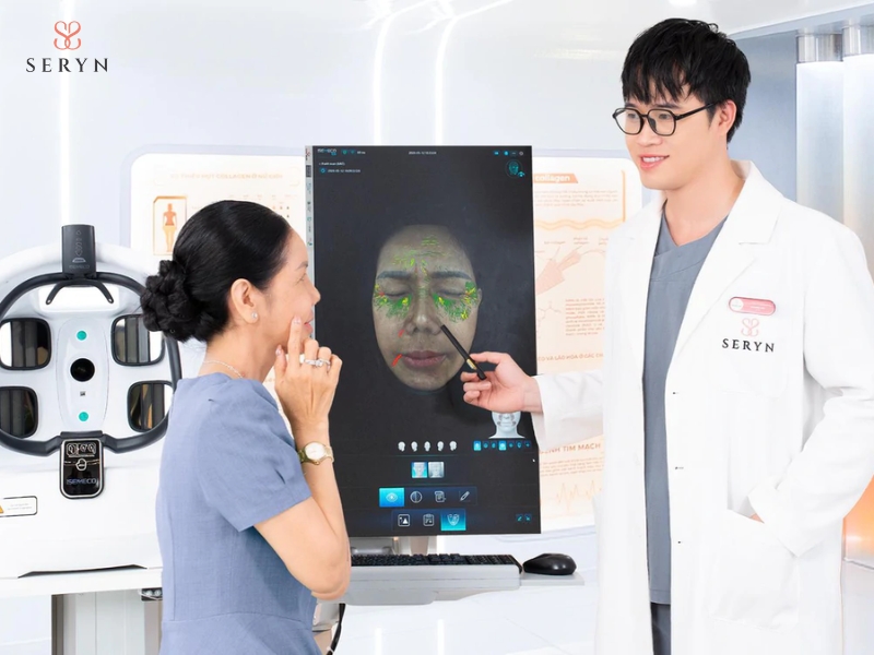 Thăm khám và đánh giá với bác sĩ chuyên khoa để kiểm tra tình trạng da, mức độ rãnh cười Thăm khám và đánh giá với bác sĩ chuyên khoa để kiểm tra tình trạng da, mức độ rãnh cười