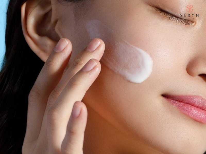Chống nắng giúp hỗ trợ cải thiện tình trạng da quanh rãnh cười Chống nắng giúp hỗ trợ cải thiện tình trạng da quanh rãnh cười