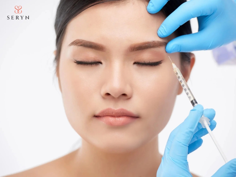 Botox tác động vào cơ vòng mi, giúp làm mờ nếp chân chim hình thành Botox tác động vào cơ vòng mi, giúp làm mờ nếp chân chim hình thành
